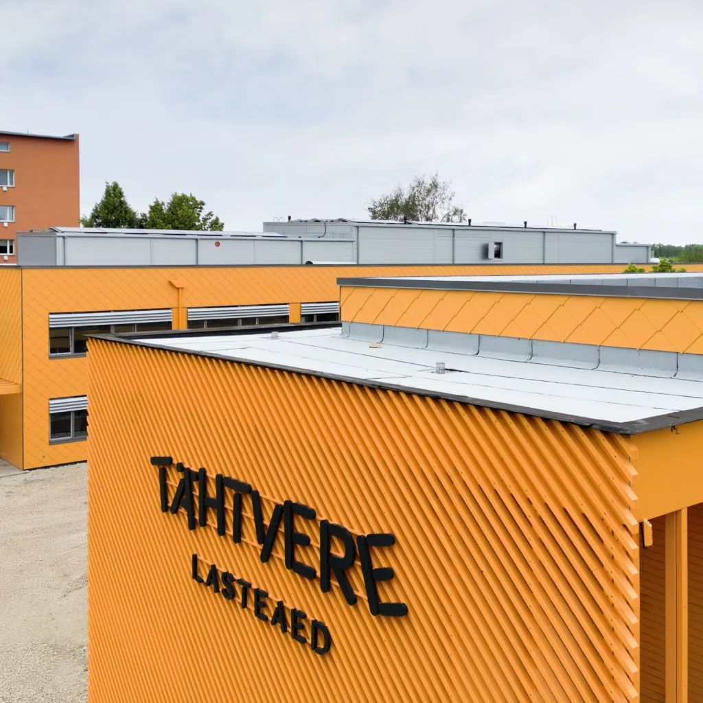 Bestor-Cedral-Slate-kiudtsement-fassaadiplaat-Tahtvere-lasteaed-referentsfotod-(3)